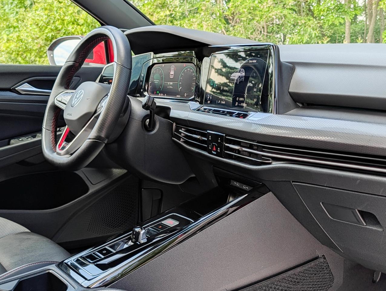 2024 Volkswagen Golf GTI Performance Photo