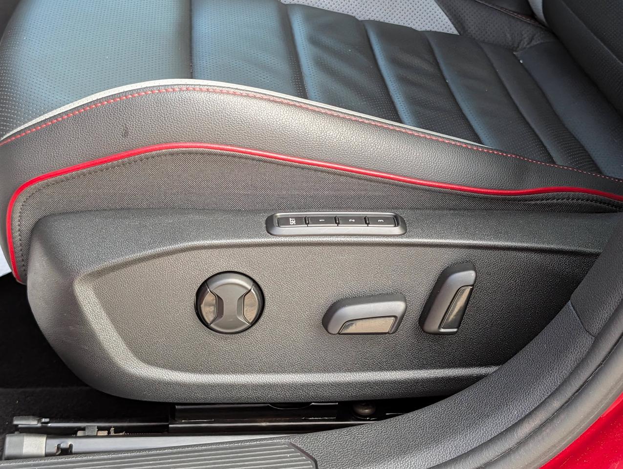 2024 Volkswagen Golf GTI Performance Photo