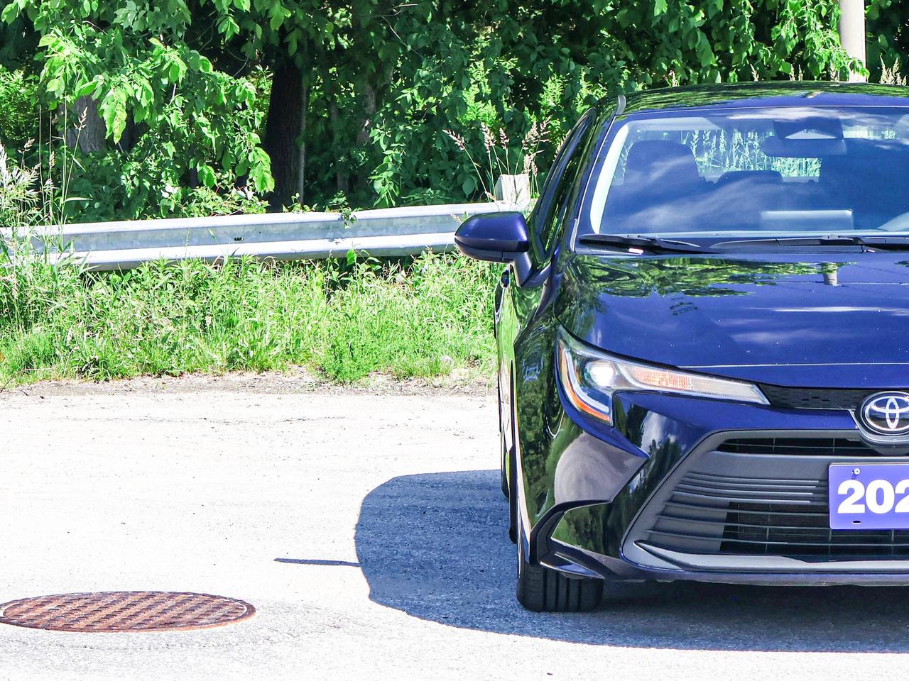 2025 Toyota Corolla LE Photo4