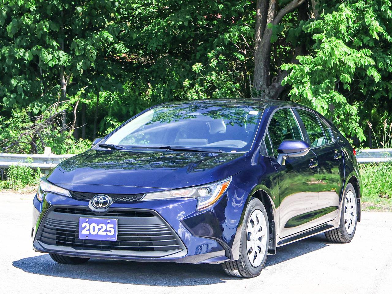 2025 Toyota Corolla LE Photo