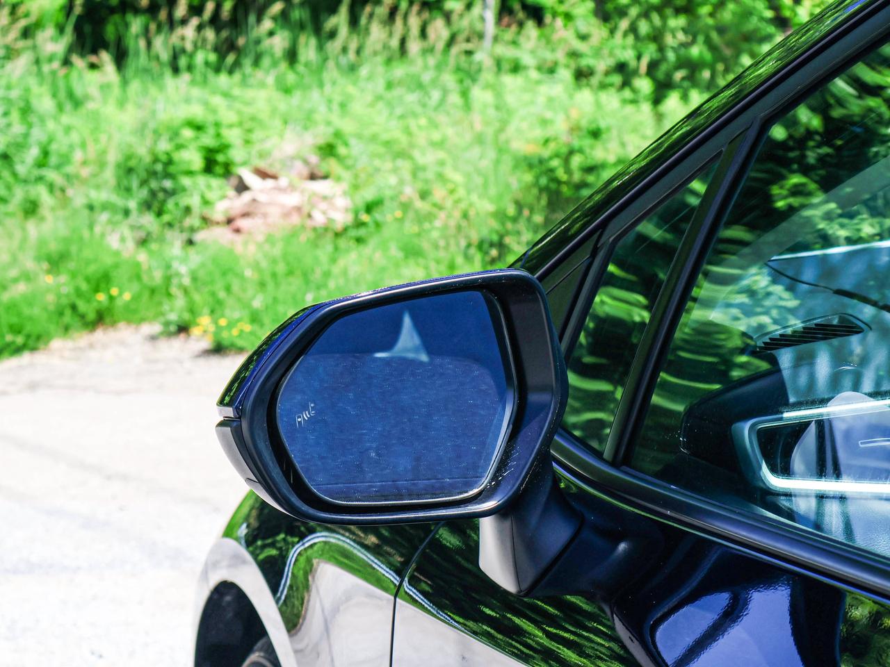 2025 Toyota Corolla LE Photo