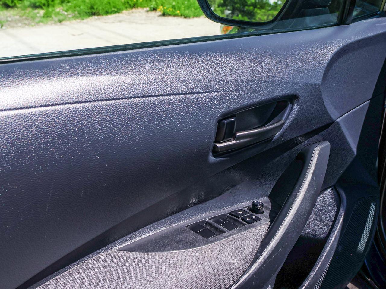 2025 Toyota Corolla LE Photo