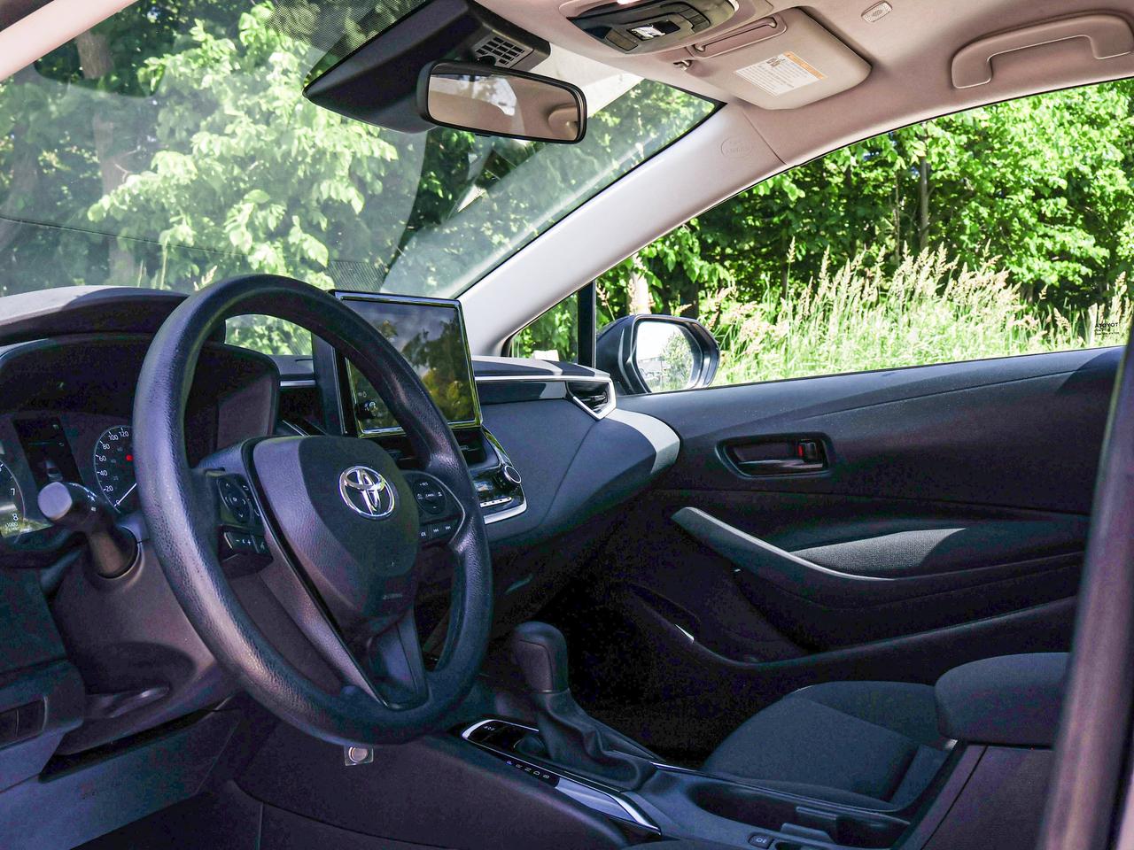 2025 Toyota Corolla LE Photo