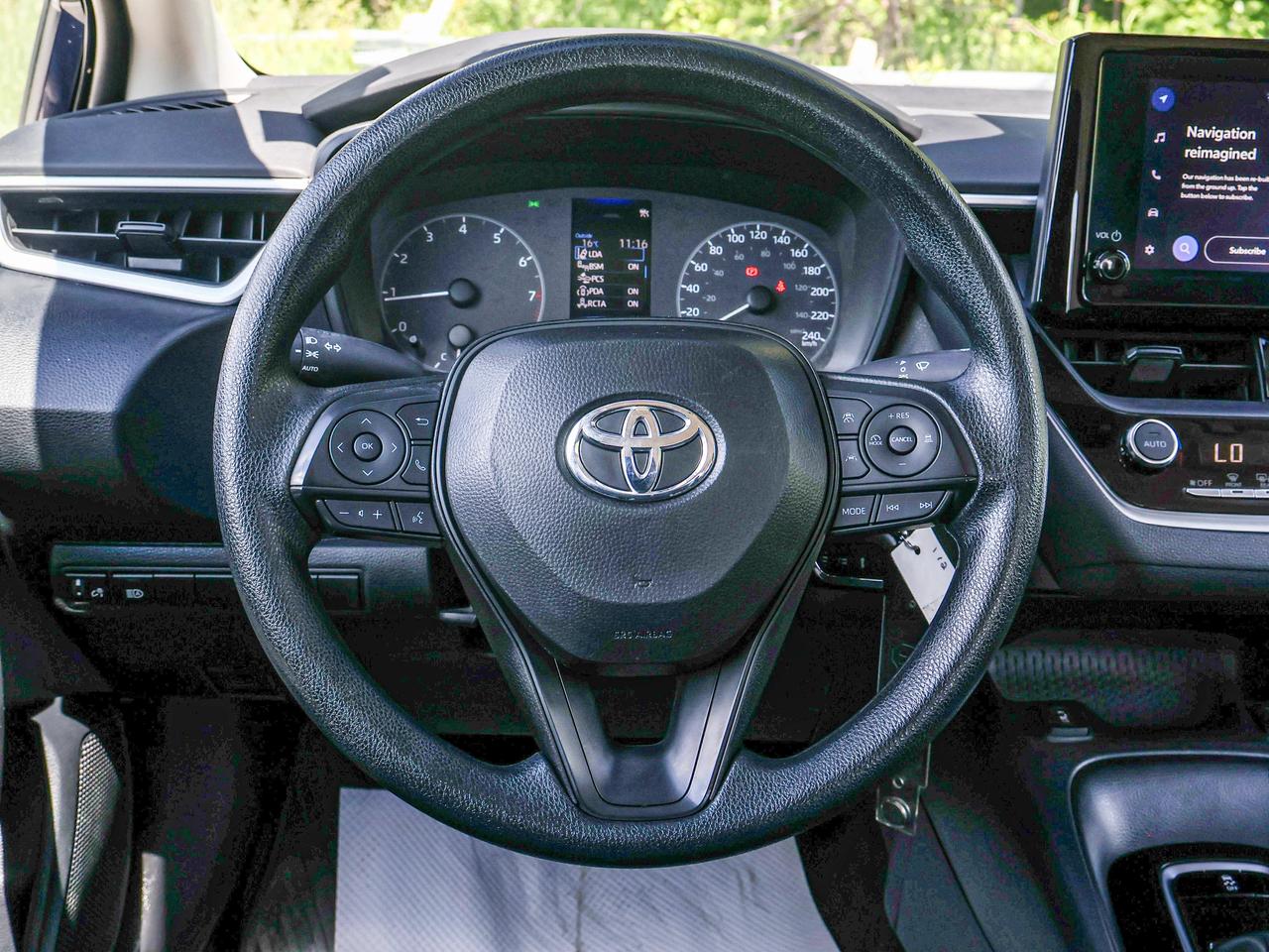 2025 Toyota Corolla LE Photo