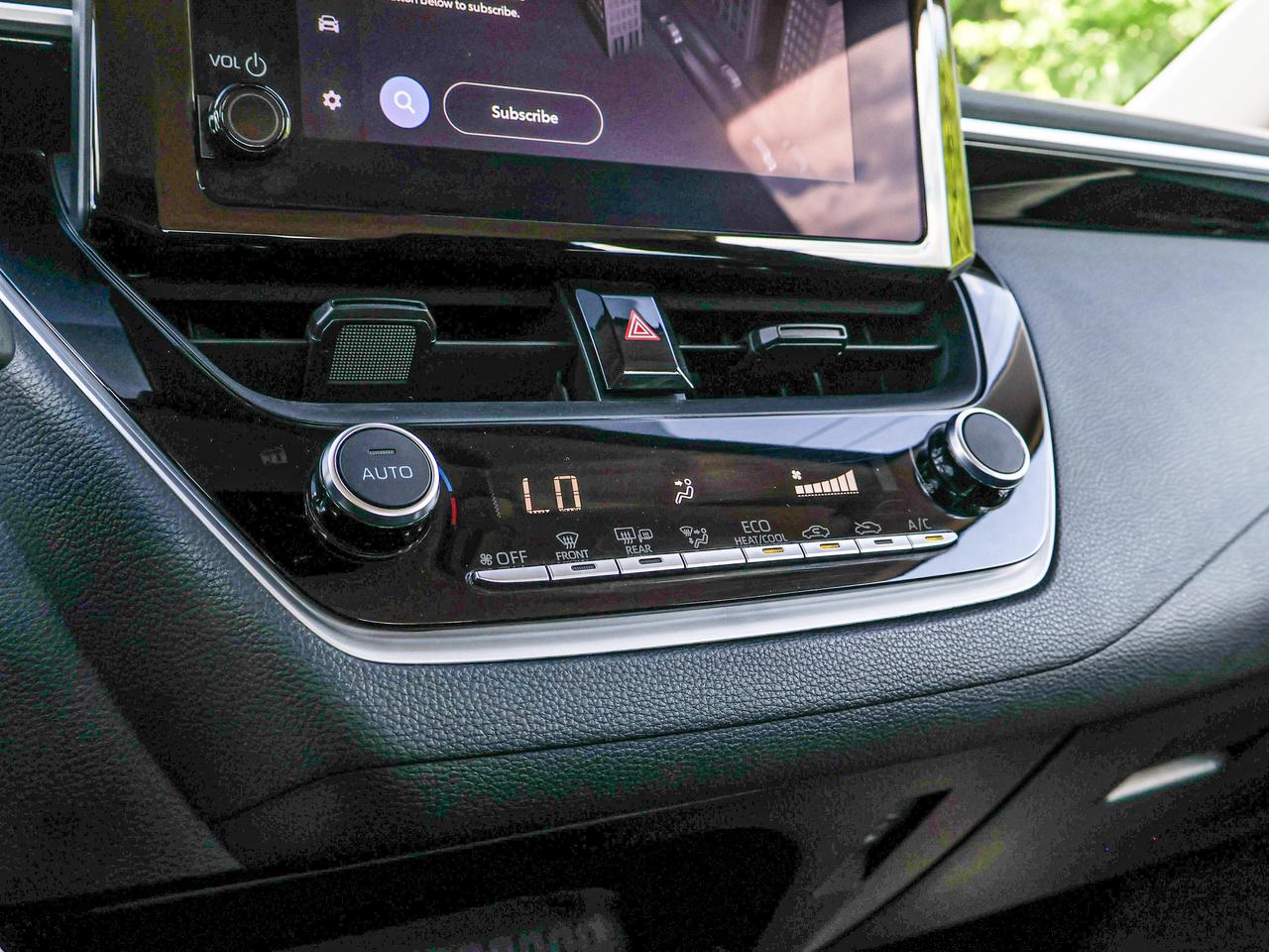 2025 Toyota Corolla LE Photo