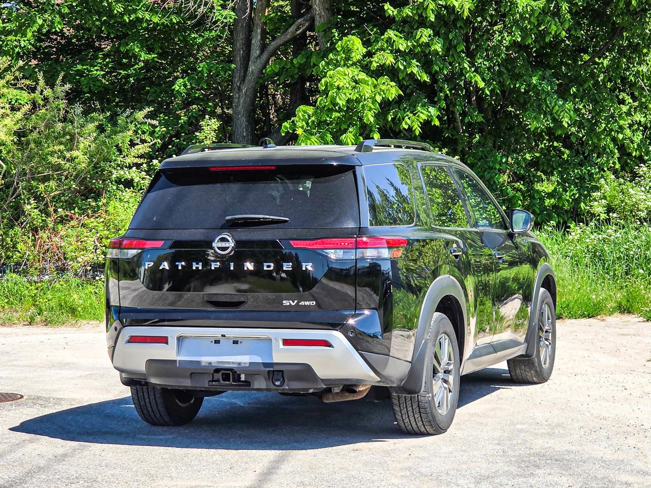 2024 Nissan Pathfinder SV Photo
