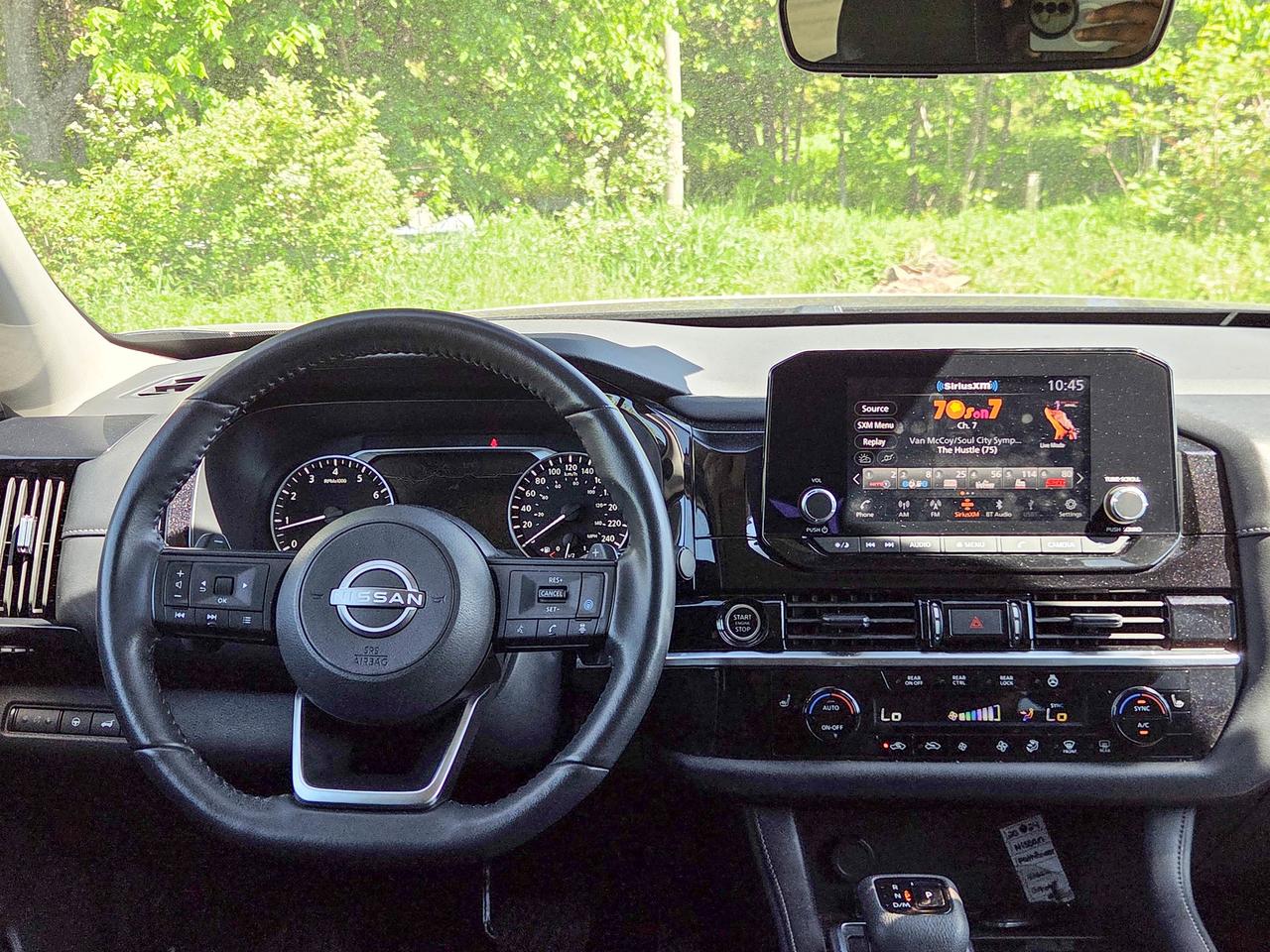 2024 Nissan Pathfinder SV Photo