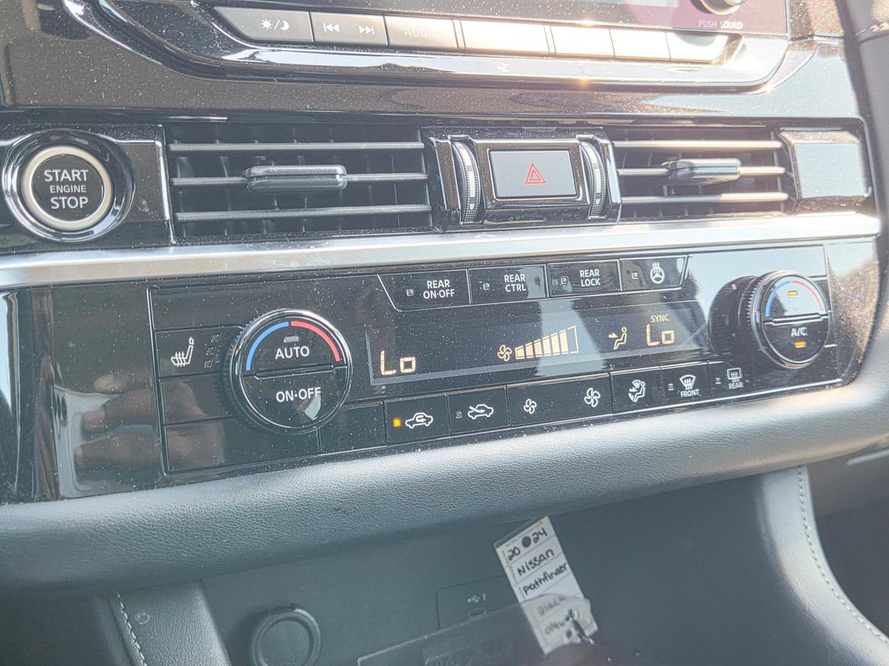 2024 Nissan Pathfinder SV Photo