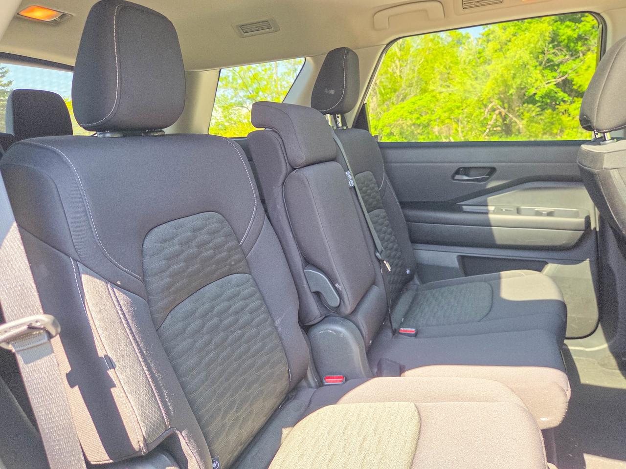 2024 Nissan Pathfinder SV Photo