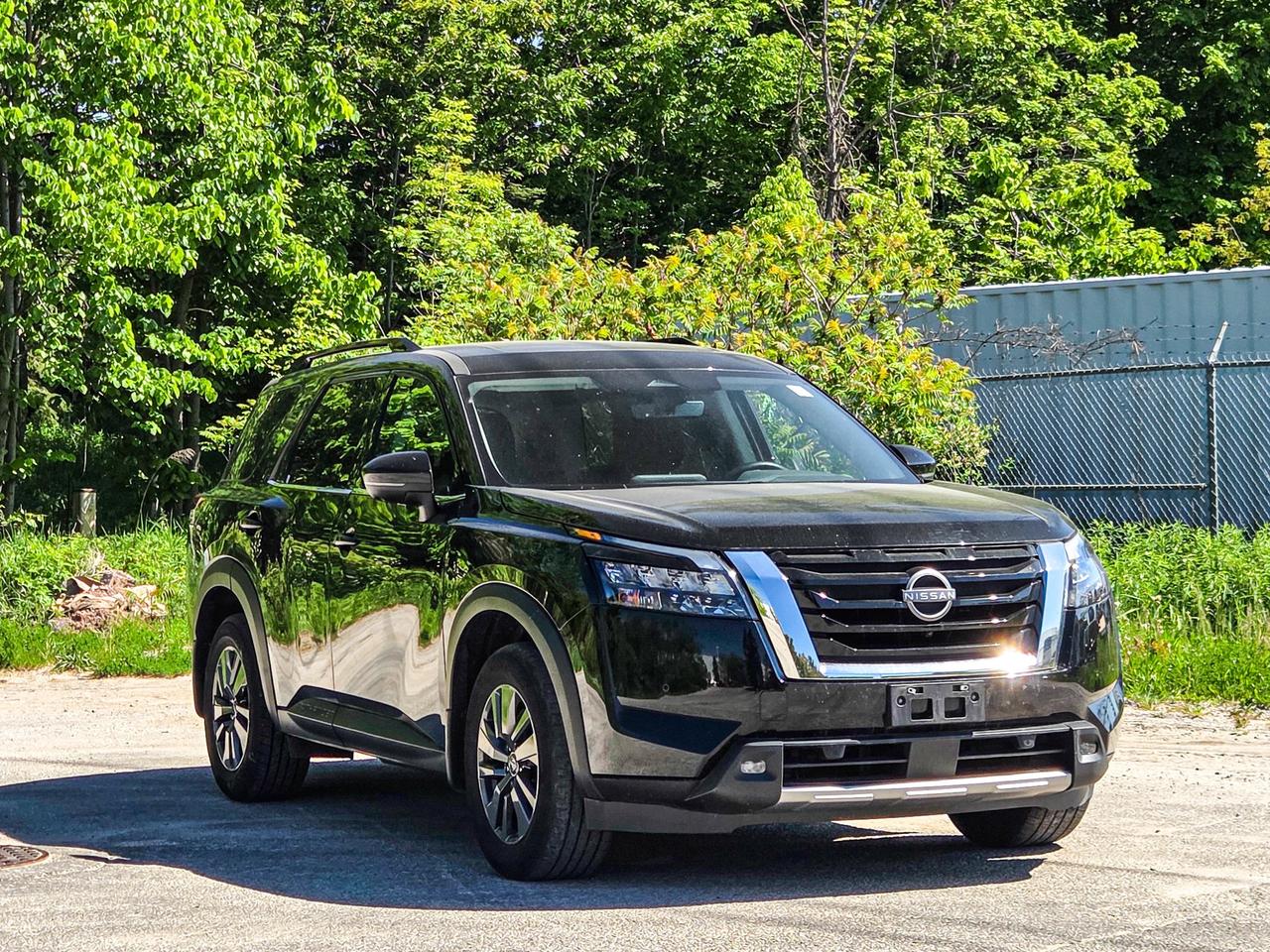 2024 Nissan Pathfinder SV Photo