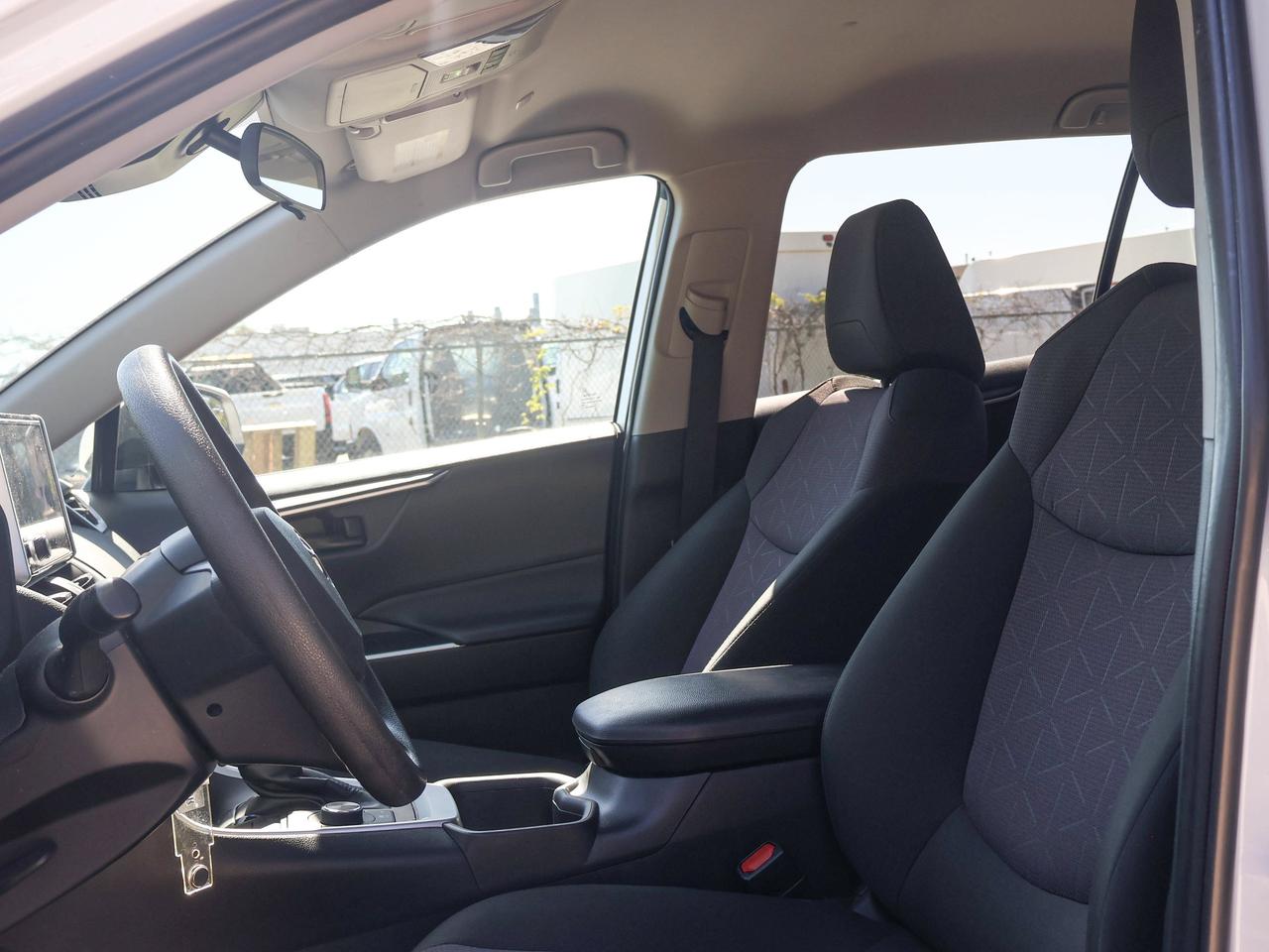 2025 Toyota RAV4 Hybrid LE Photo