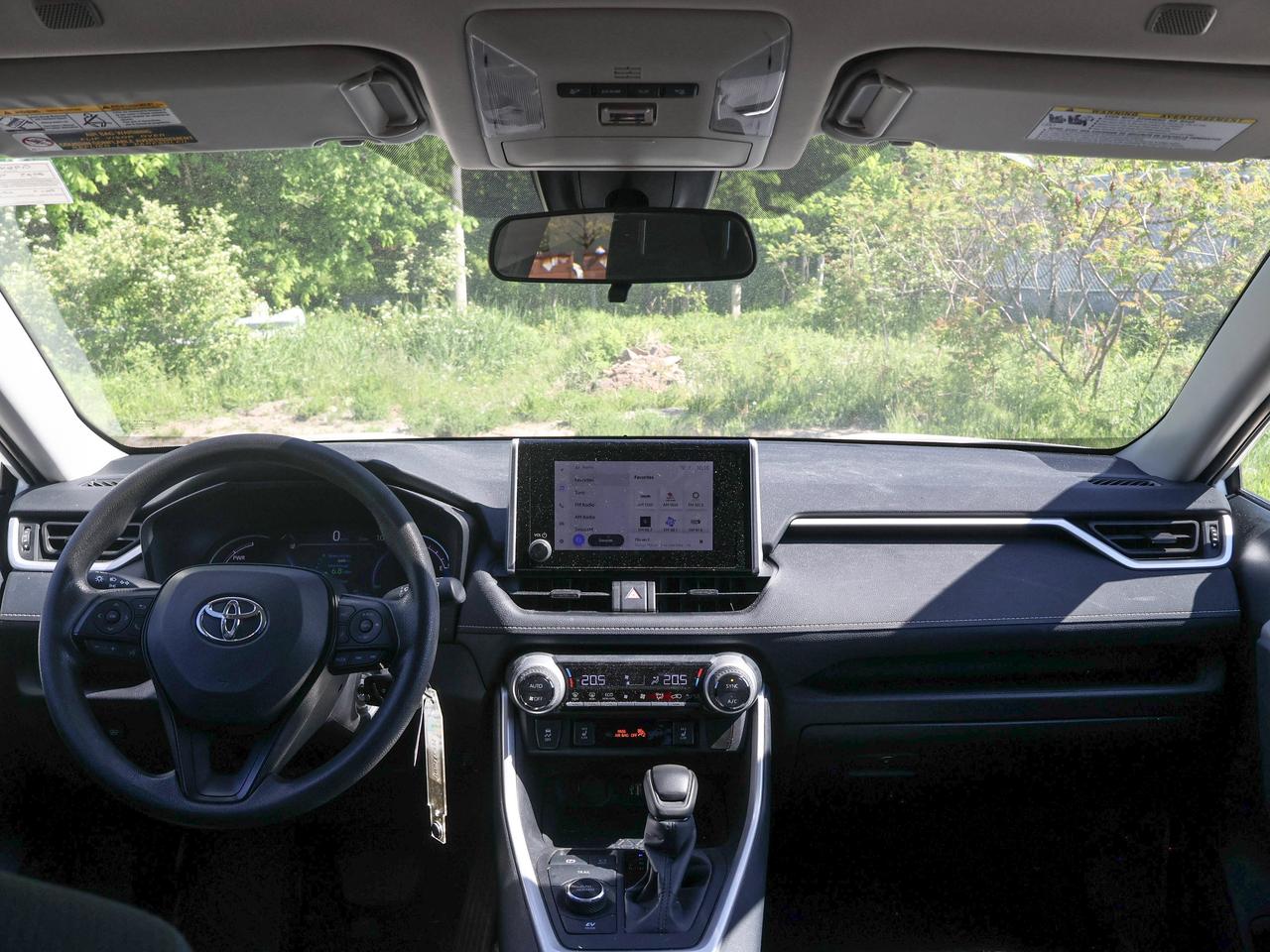 2025 Toyota RAV4 Hybrid LE Photo