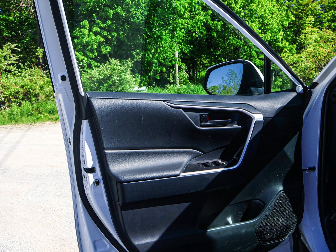 2025 Toyota RAV4 Hybrid LE Photo