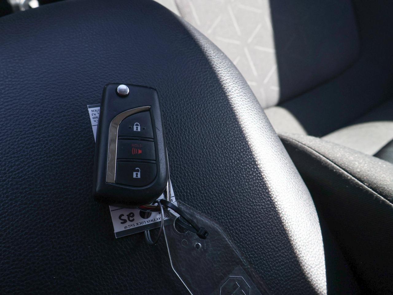 2025 Toyota RAV4 Hybrid LE Photo