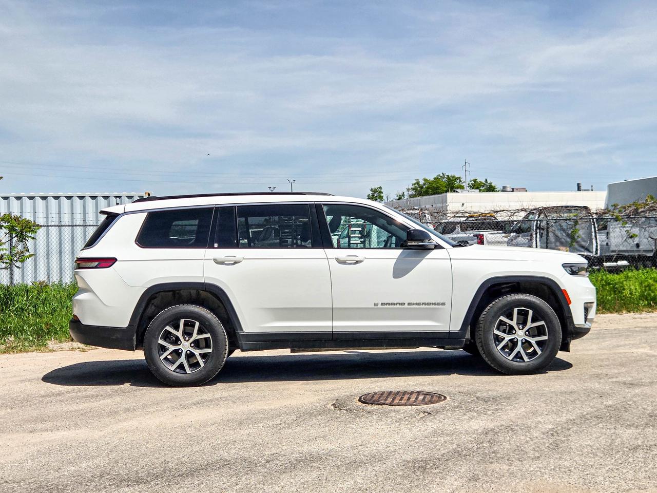 2024 Jeep Grand Cherokee L Limited Photo2