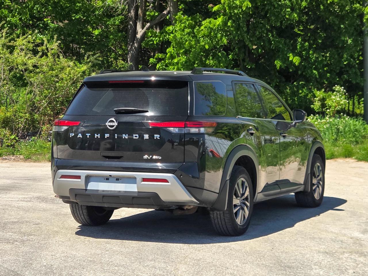 2024 Nissan Pathfinder SV Photo