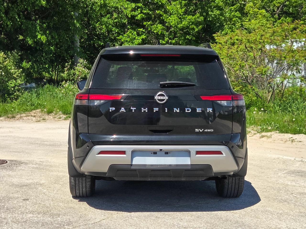 2024 Nissan Pathfinder SV Photo