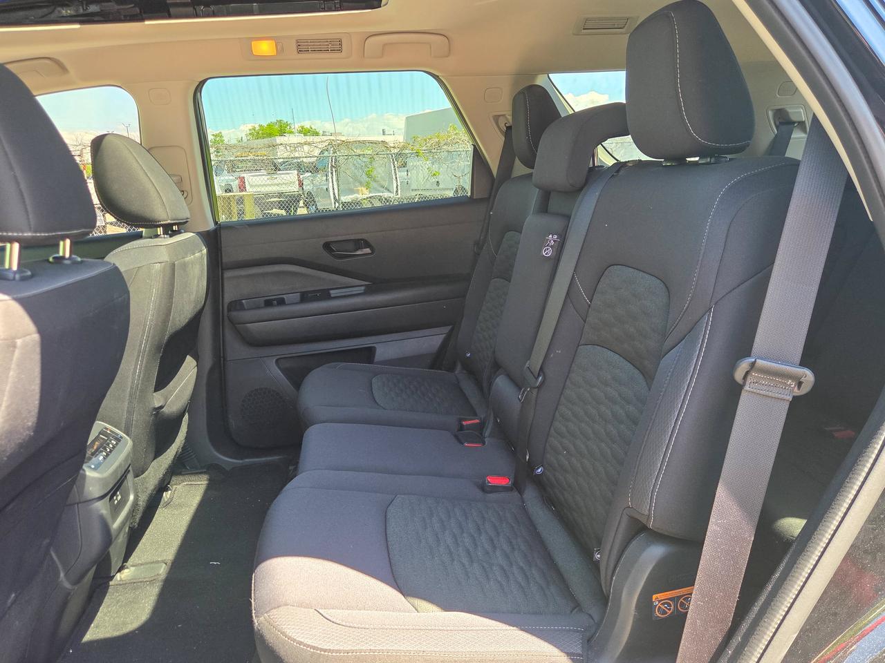 2024 Nissan Pathfinder SV Photo