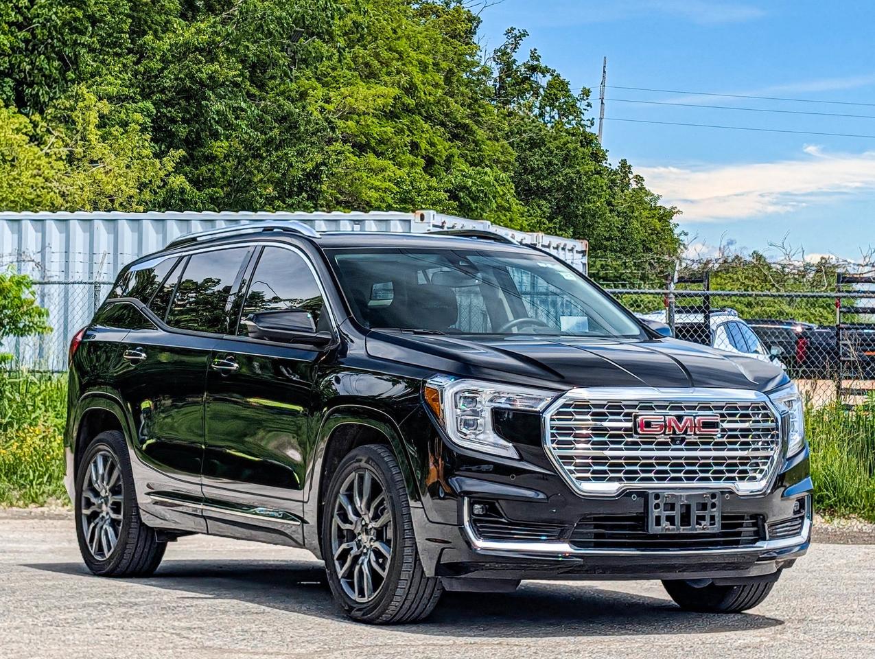 2024 GMC Terrain Denali Photo2