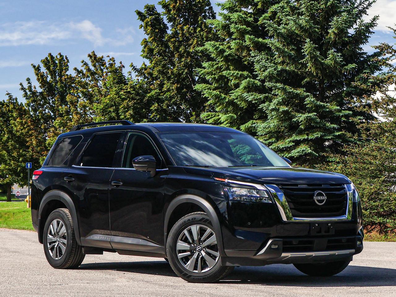 2024 Nissan Pathfinder SV Photo