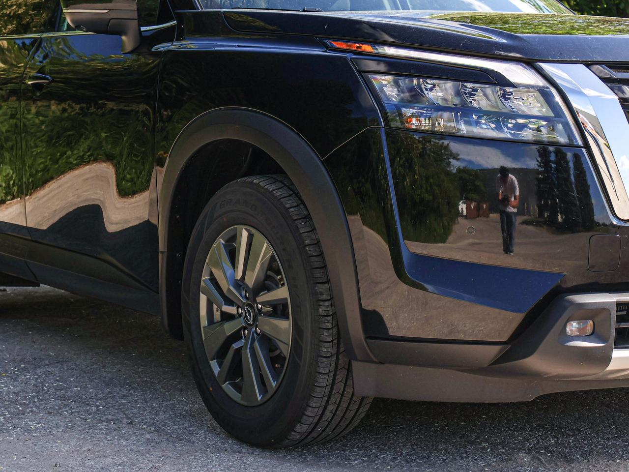 2024 Nissan Pathfinder SV Photo