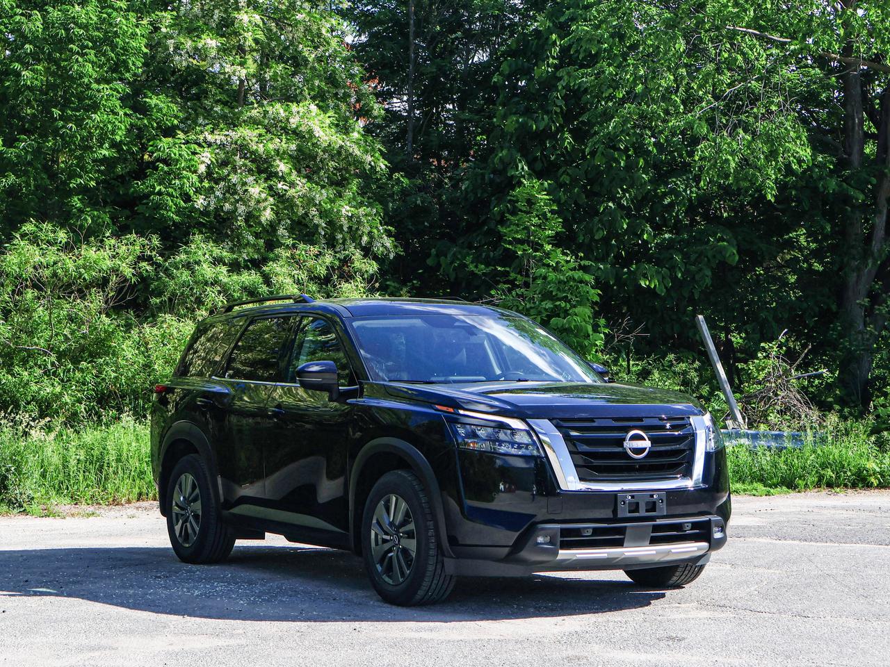 2024 Nissan Pathfinder SV Photo