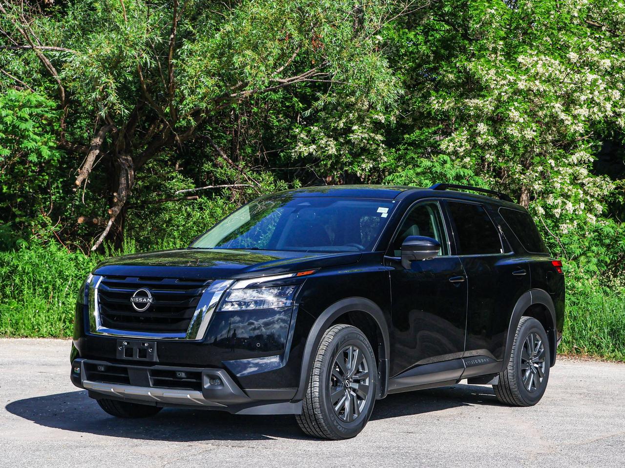 2024 Nissan Pathfinder SV Photo