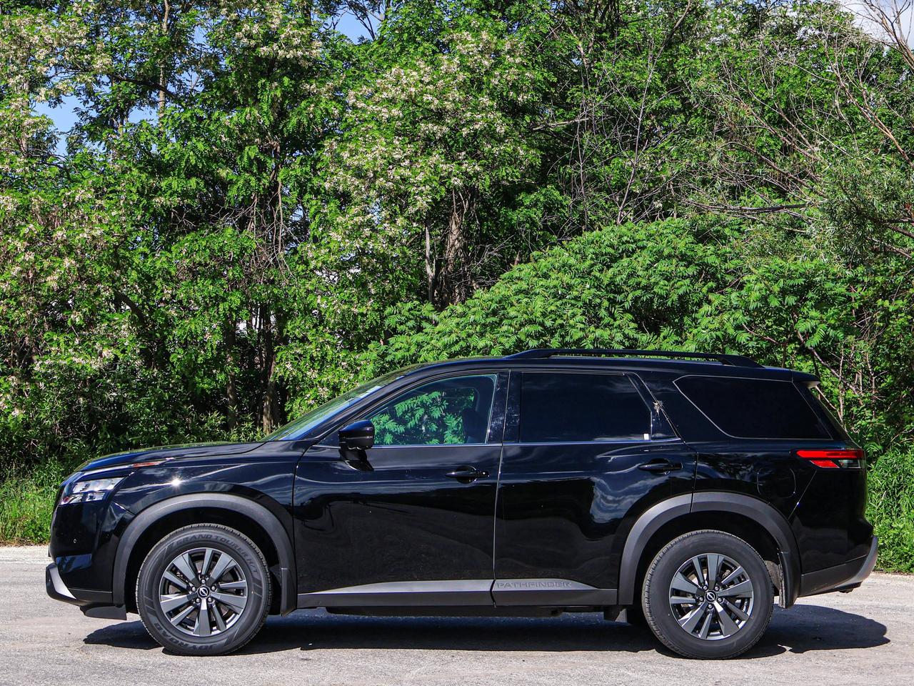 2024 Nissan Pathfinder SV Photo