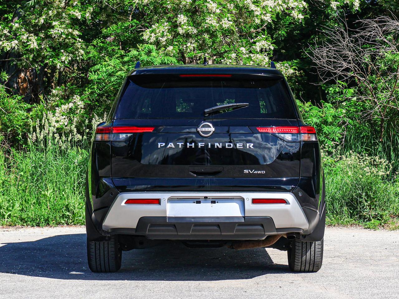 2024 Nissan Pathfinder SV Photo