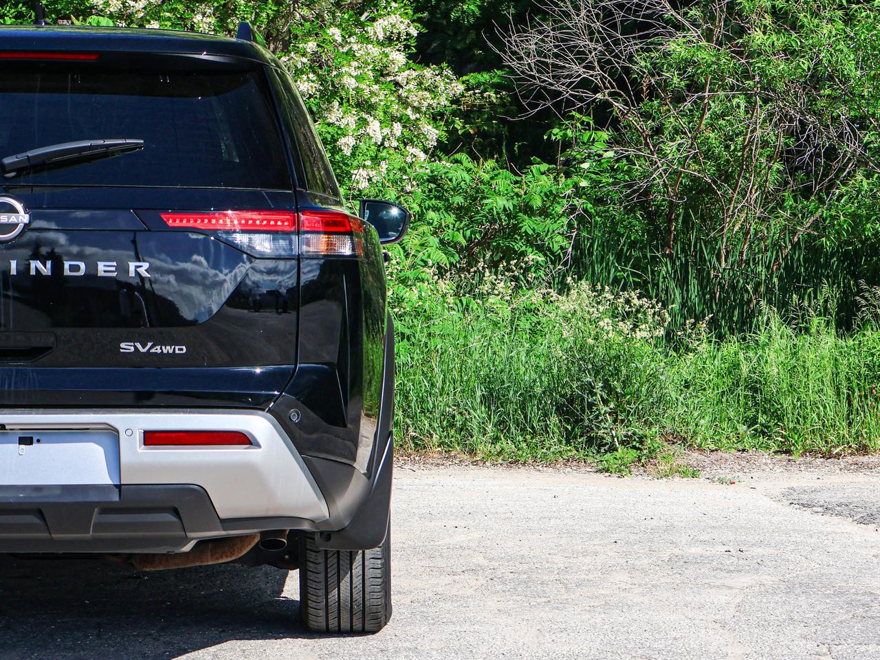 2024 Nissan Pathfinder SV Photo
