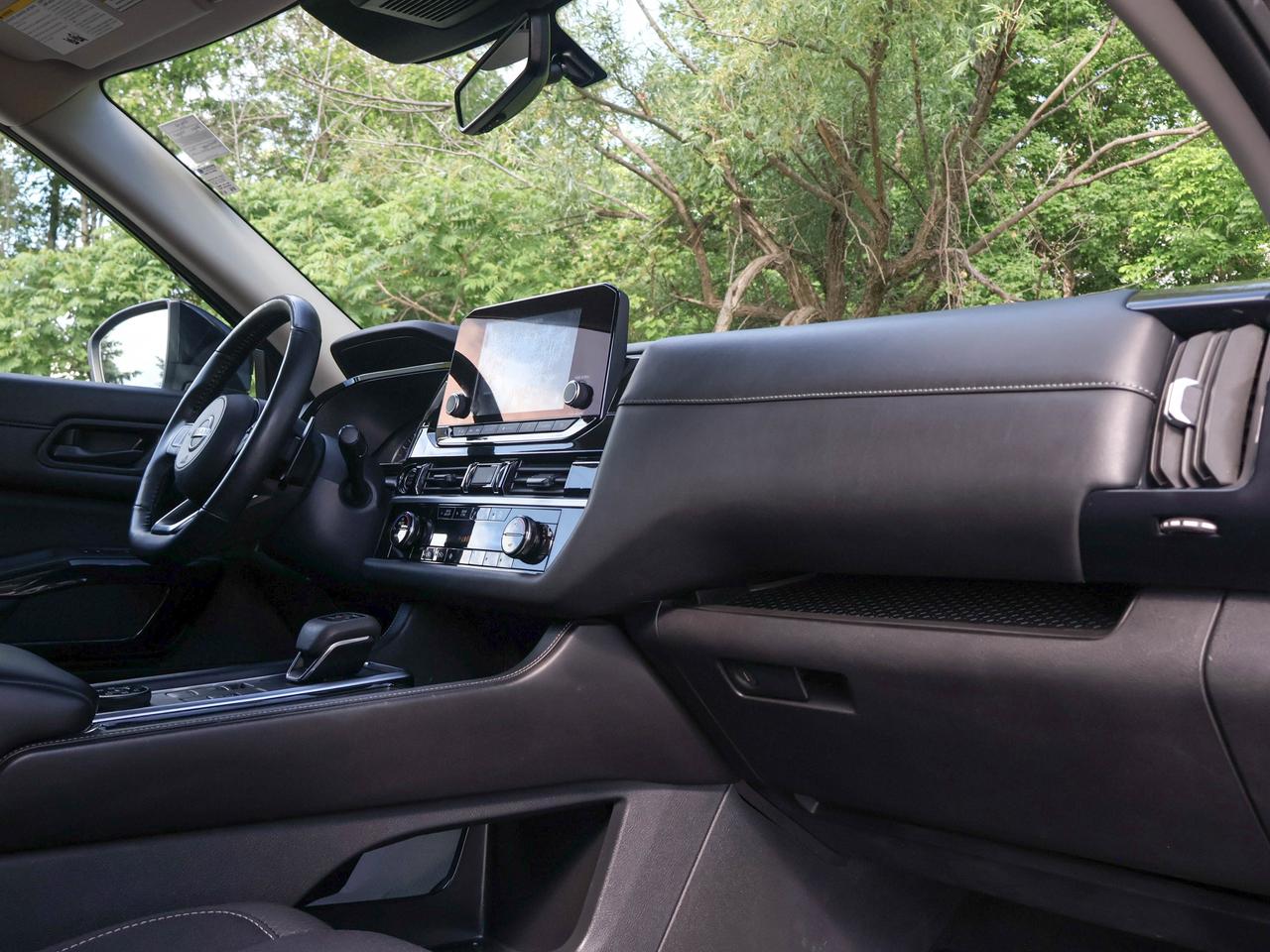2024 Nissan Pathfinder SV Photo