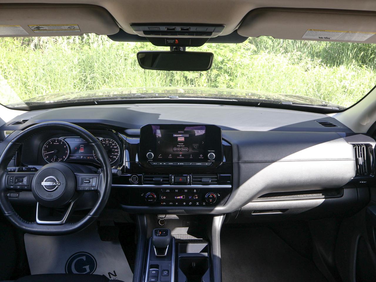 2024 Nissan Pathfinder SV Photo