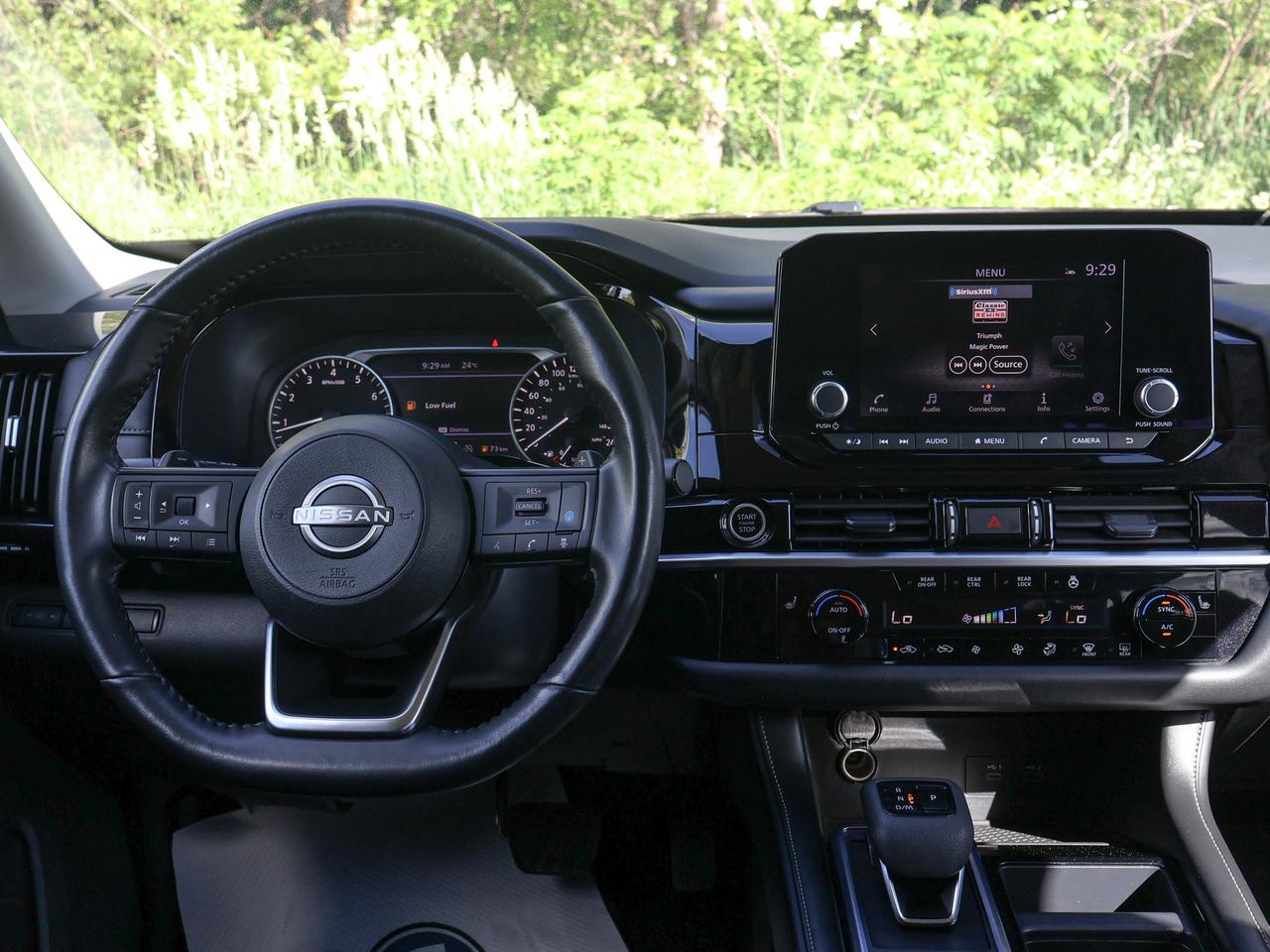 2024 Nissan Pathfinder SV Photo