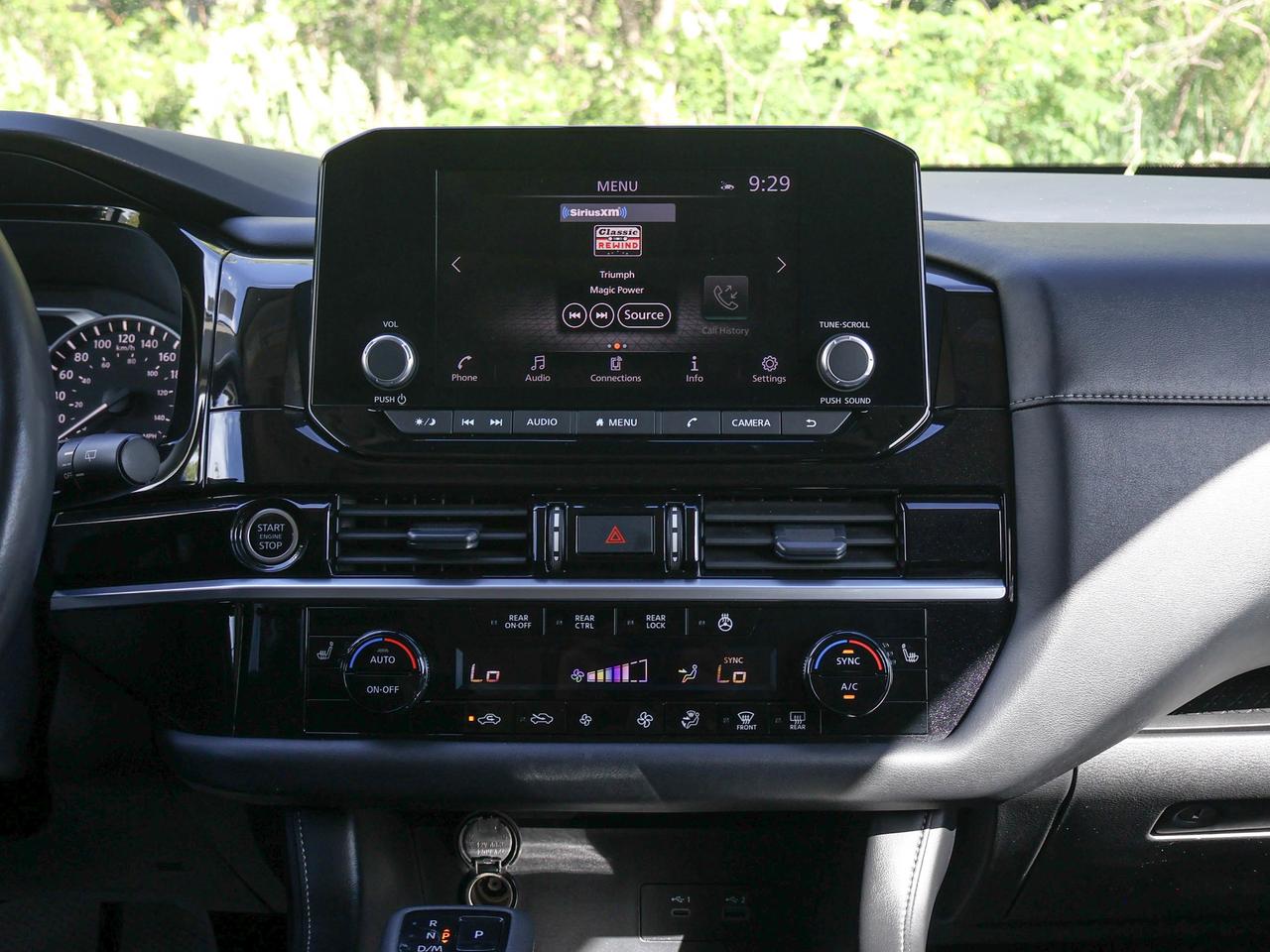 2024 Nissan Pathfinder SV Photo