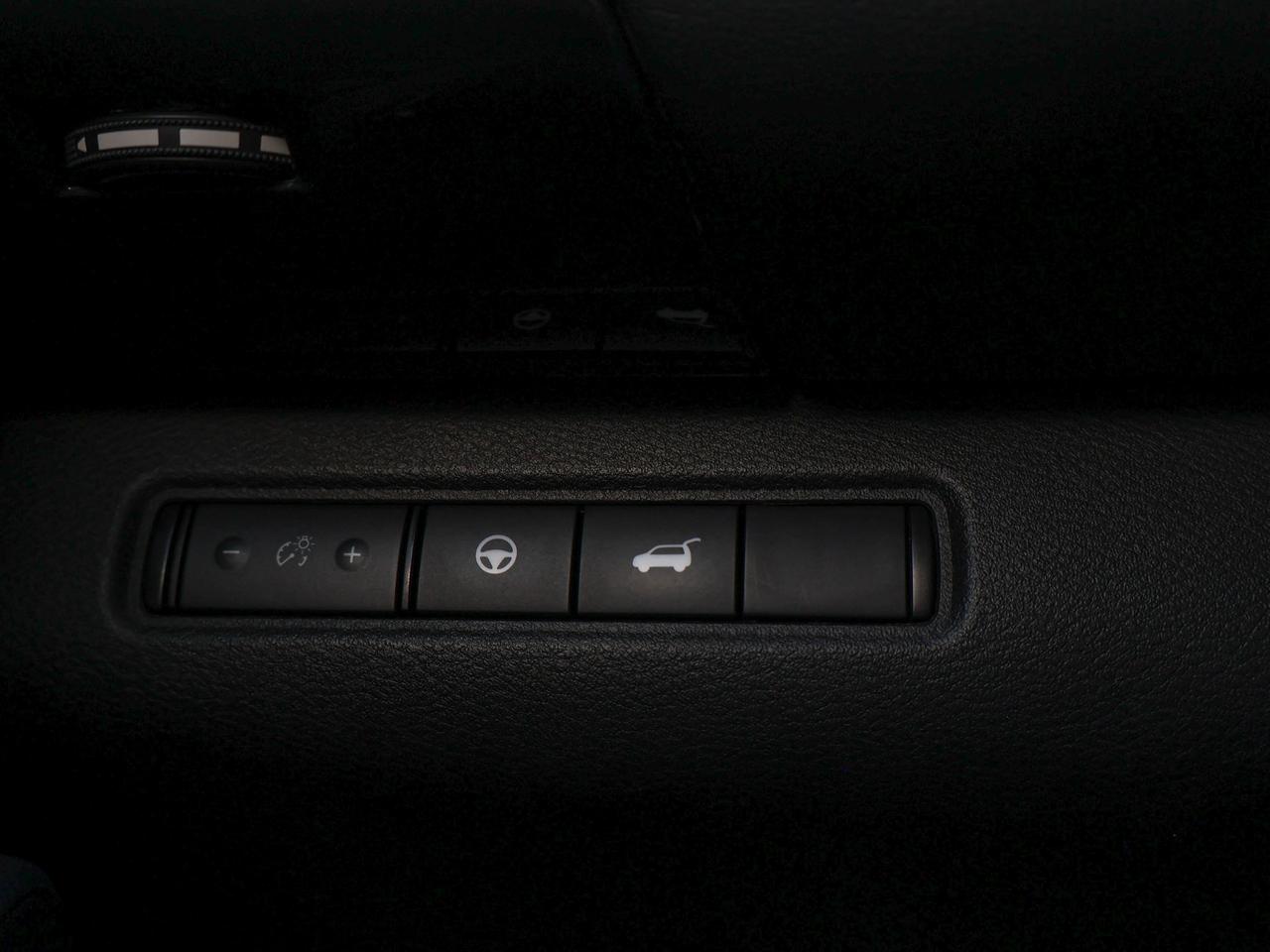 2024 Nissan Pathfinder SV Photo