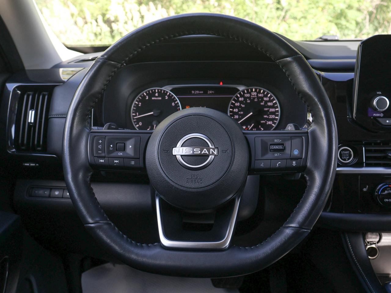 2024 Nissan Pathfinder SV Photo