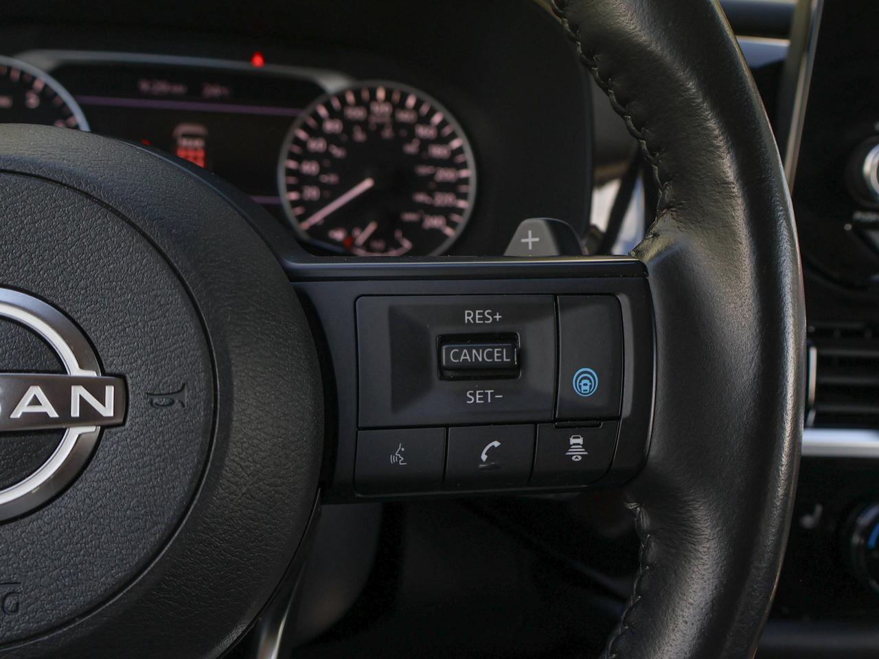 2024 Nissan Pathfinder SV Photo
