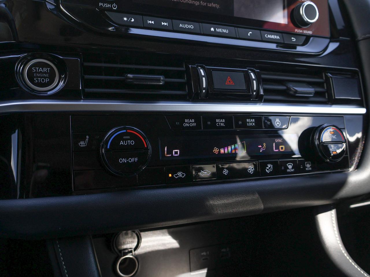 2024 Nissan Pathfinder SV Photo