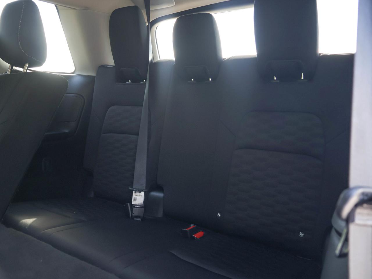 2024 Nissan Pathfinder SV Photo