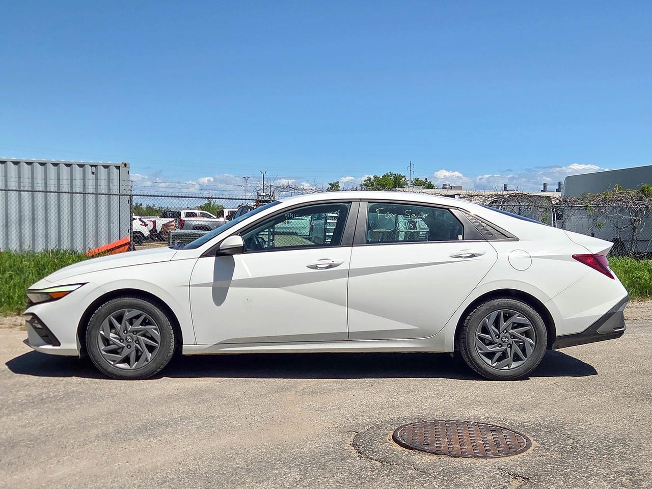 2025 Hyundai Elantra Preferred Photo4