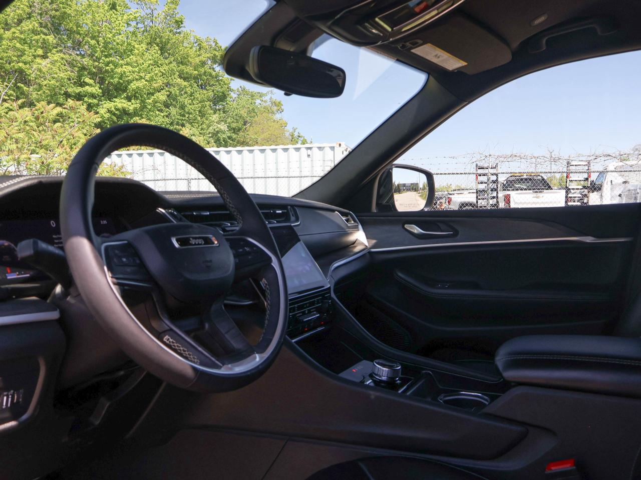 2024 Jeep Grand Cherokee L Limited Photo