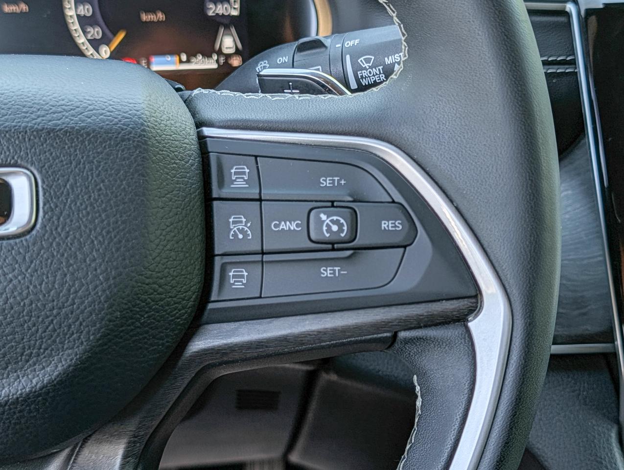 2024 Jeep Grand Cherokee L Limited Photo