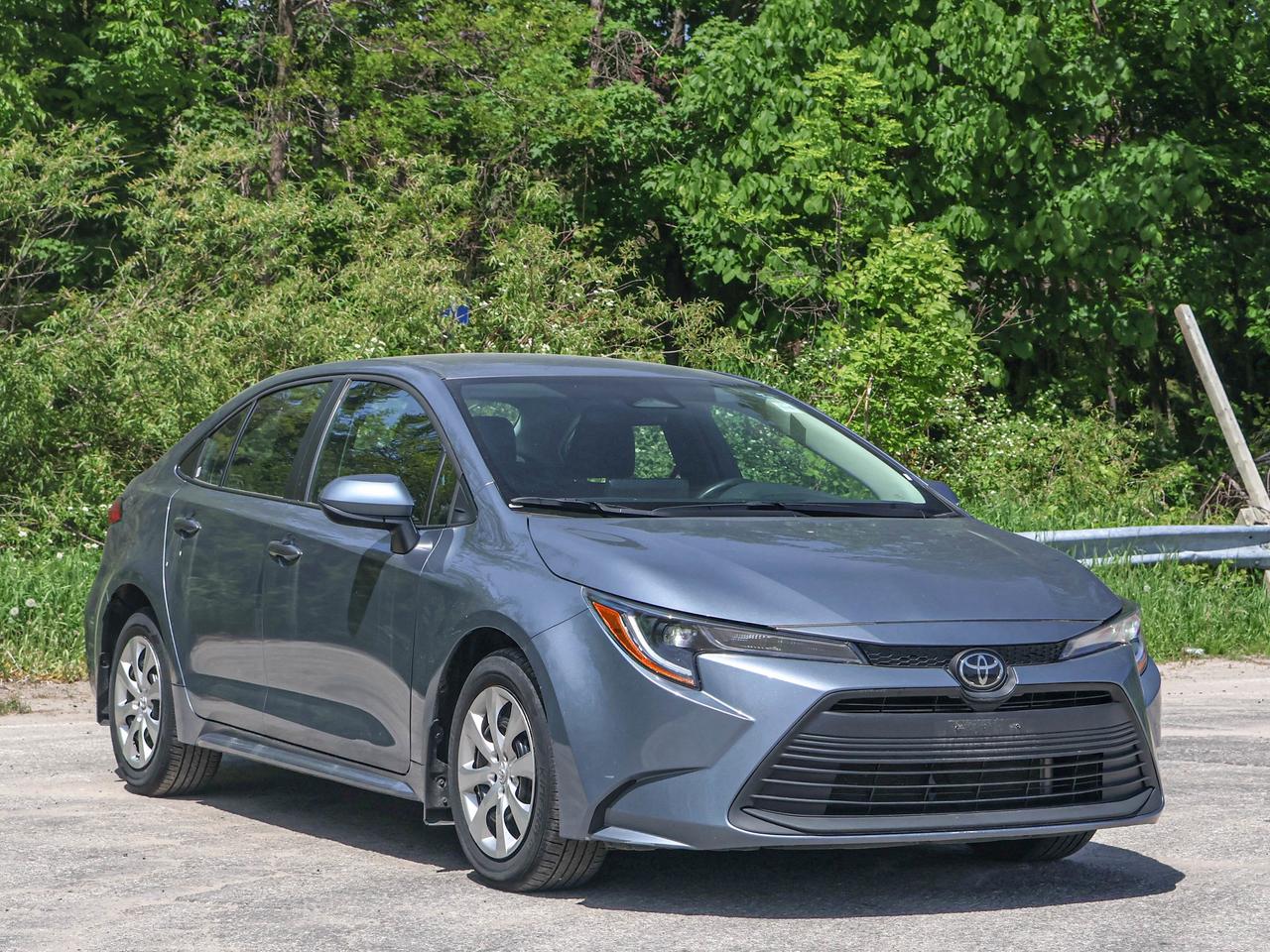 2025 Toyota Corolla LE Photo2