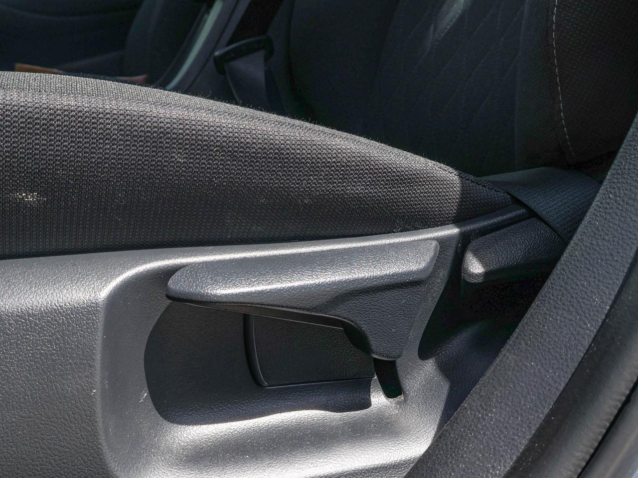 2025 Toyota Corolla LE Photo