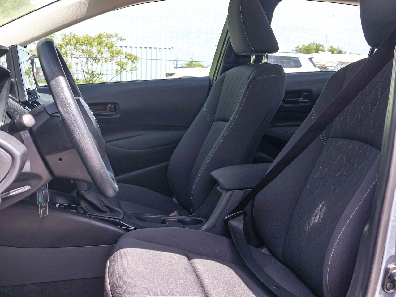 2025 Toyota Corolla LE Photo