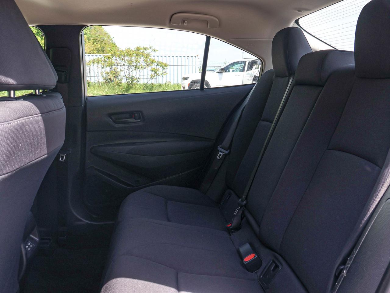 2025 Toyota Corolla LE Photo