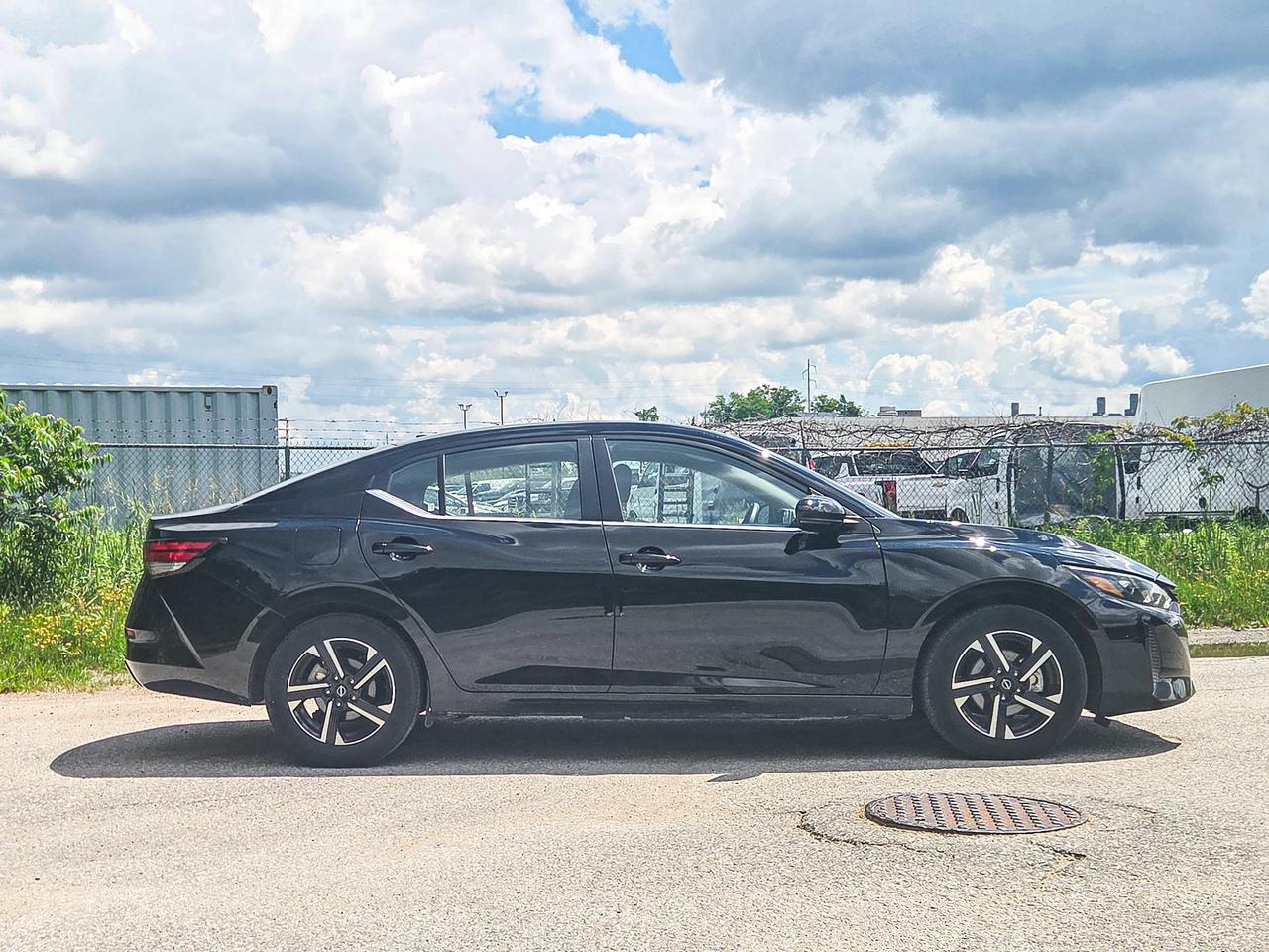 2025 Nissan Sentra SV Photo