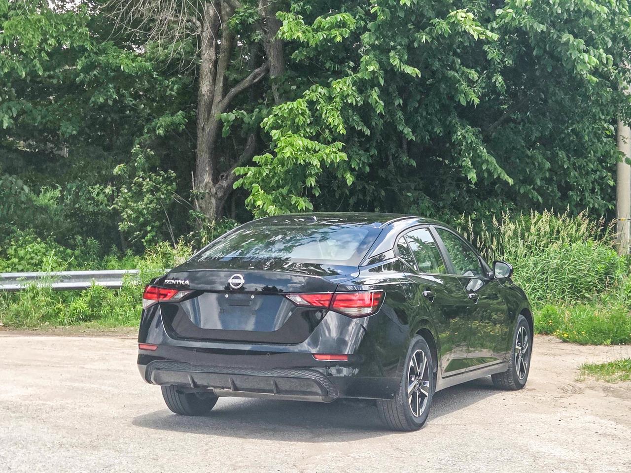 2025 Nissan Sentra SV Photo