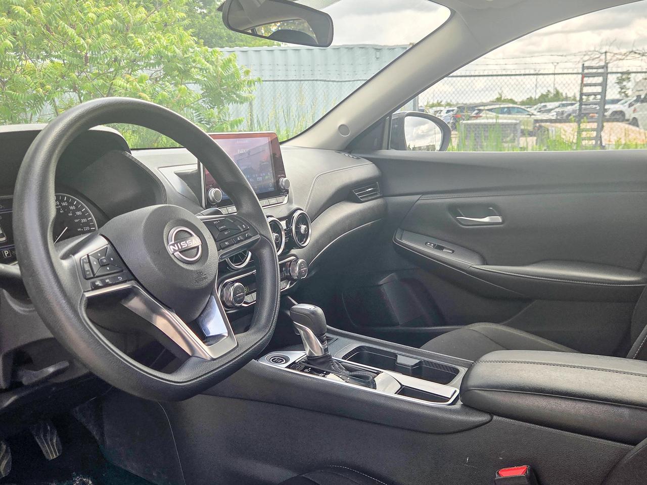 2025 Nissan Sentra SV Photo