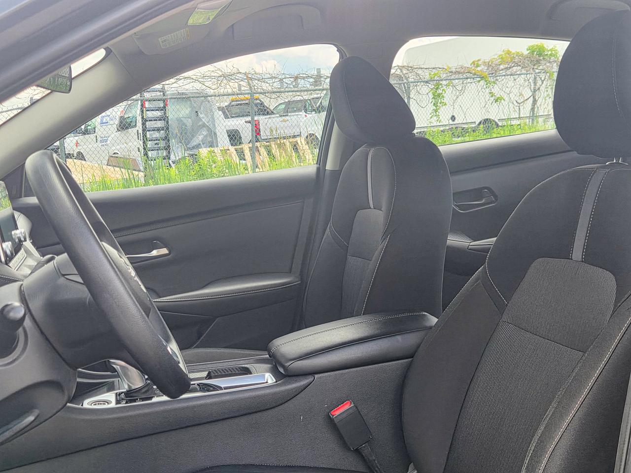 2025 Nissan Sentra SV Photo